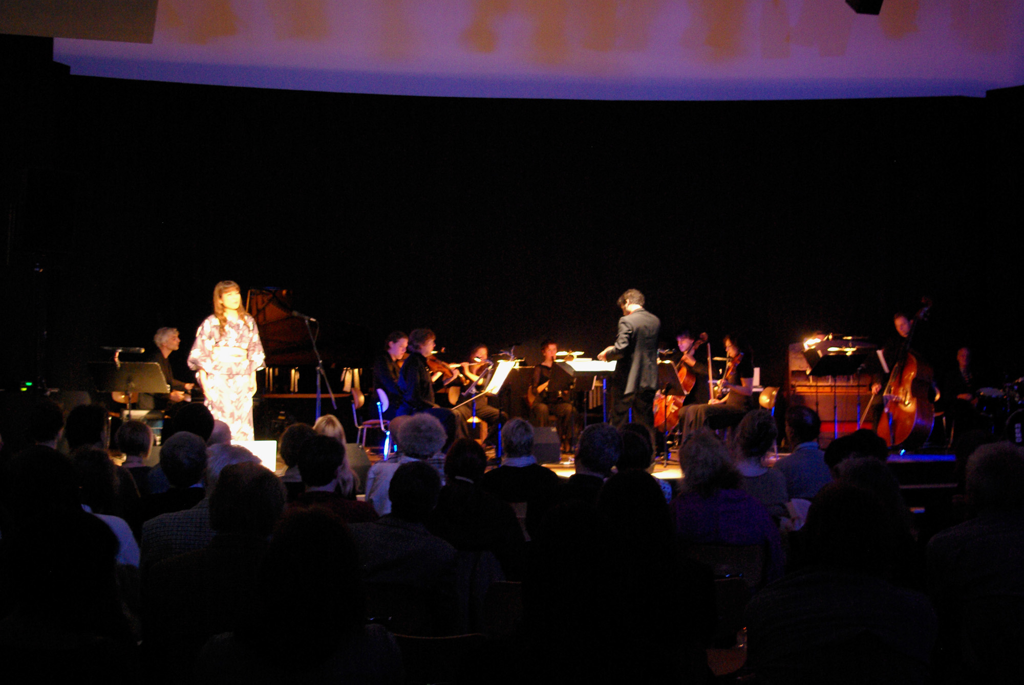 Yuka Yanagihara (Sopran) und European Music Project in "Last echo of feeling". Dirigent Chatschatur Kanajan