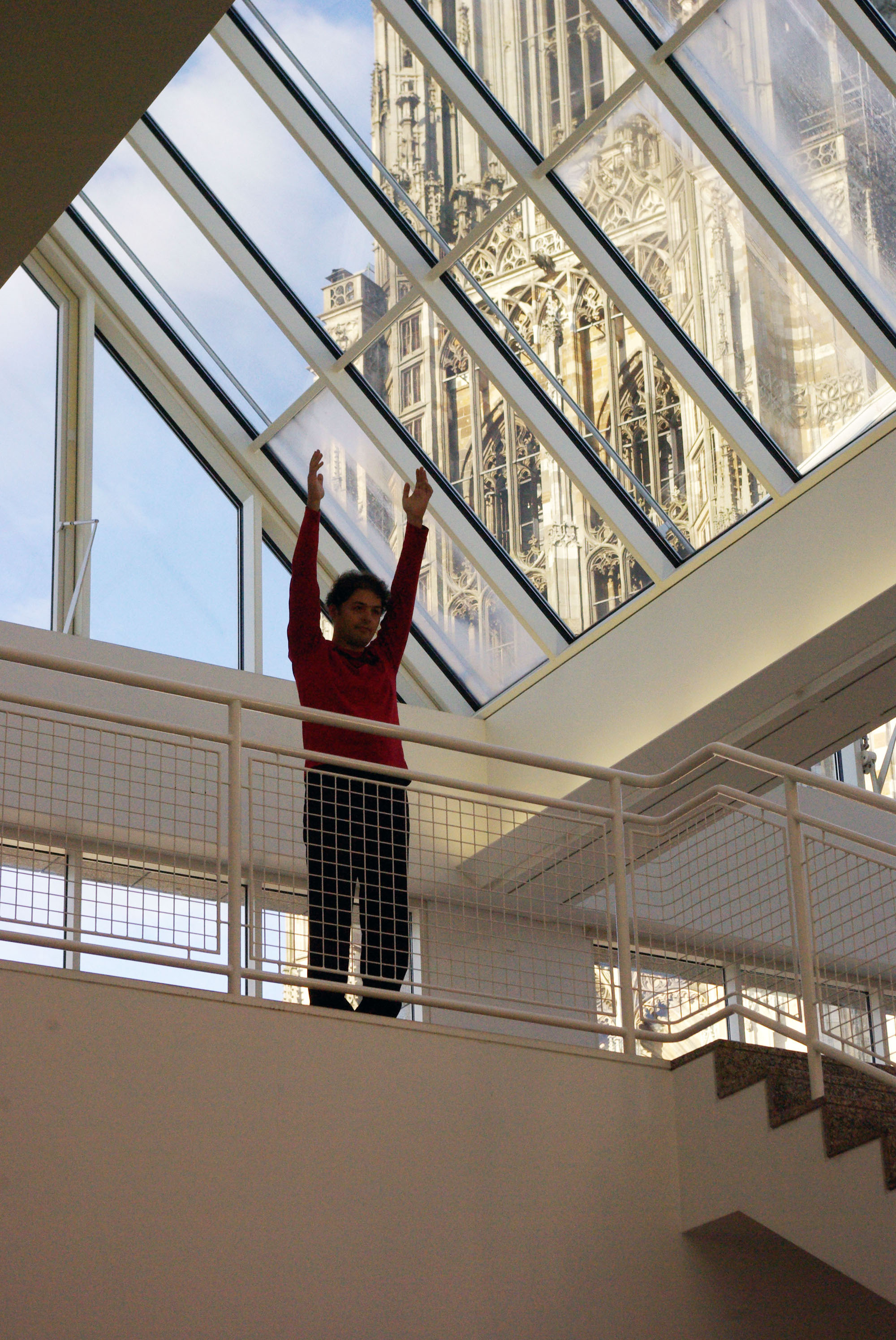 Chatschatur Kanajan dirigiert "Atlas Eclipticalis" von John Cage.