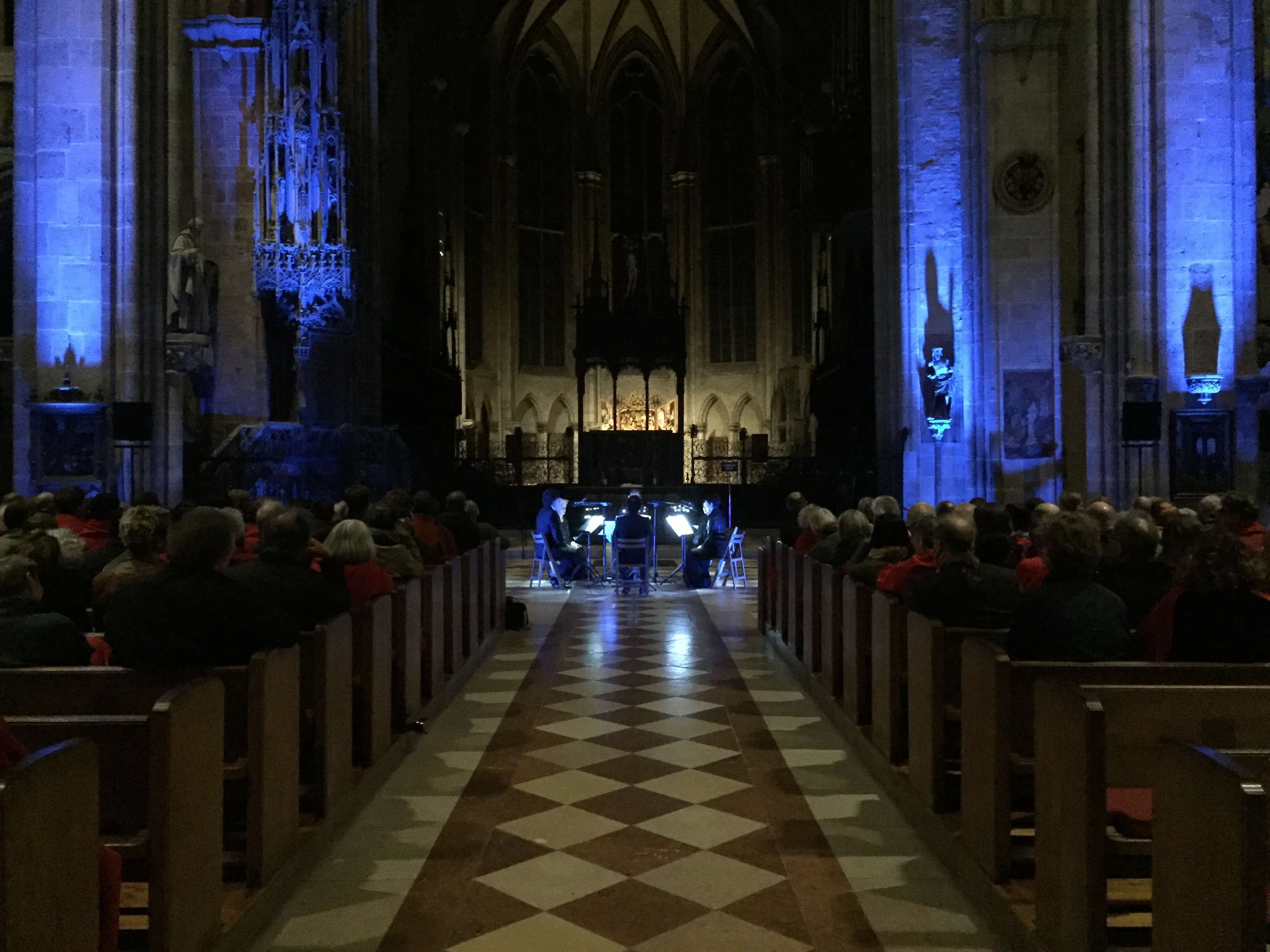 Voxnova Italia in Karl-Heinz Stockhausens "Stimmung" im Ulmer Münster