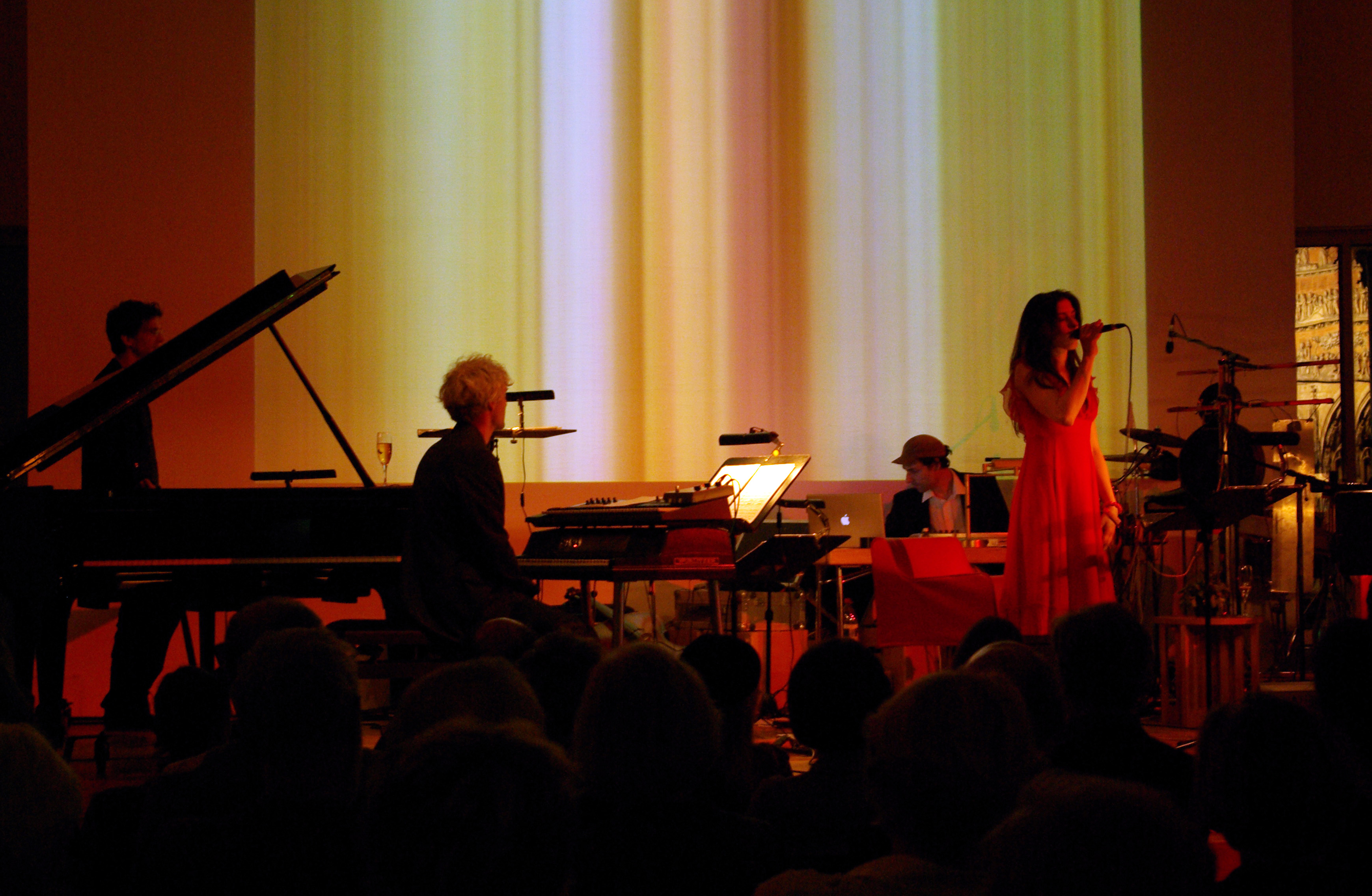 European Music Project, Antonis Anissegos (Klavier) und Anatoli Tsampa (Gesang) in "Venus Songs"