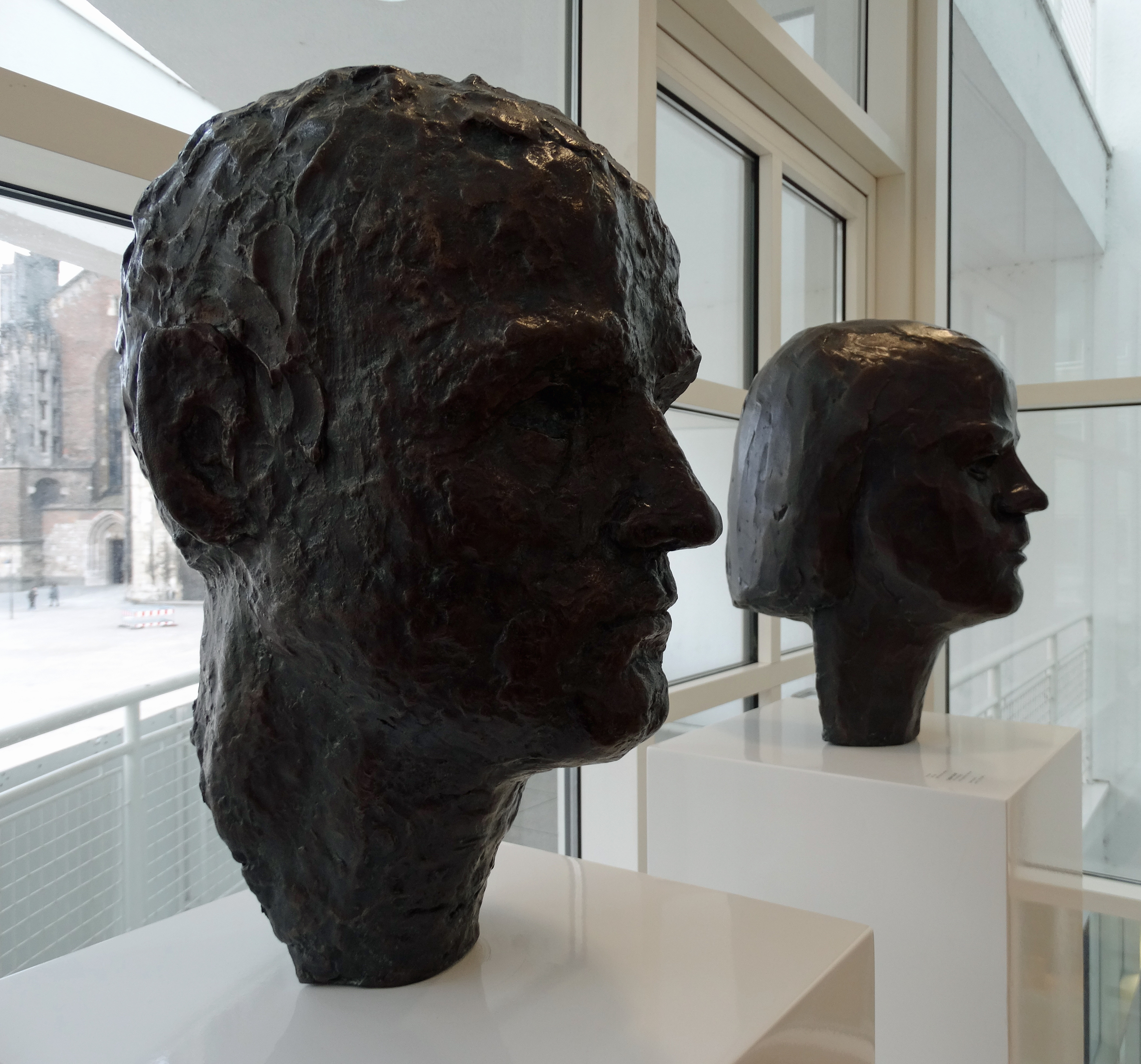 Portraitbüsten aus Bronze von Hans und Sophie Scholl, geschaffen von Otl Aicher. Foto: SP/Stadthaus