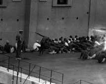 Bob Gosani: Mr. Drum goes to jail, March 1954, Tauza, courtesy BaileySeippel Gallery Johannesburg Bob Gosani: Mr. Drum goes to jail, March 1954, Tauza, courtesy BaileySeippel Gallery Johannesburg