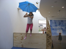 Sarah Belgomri fliegt in die Ausstellung Sarah Belgomri fliegt in die Ausstellung
