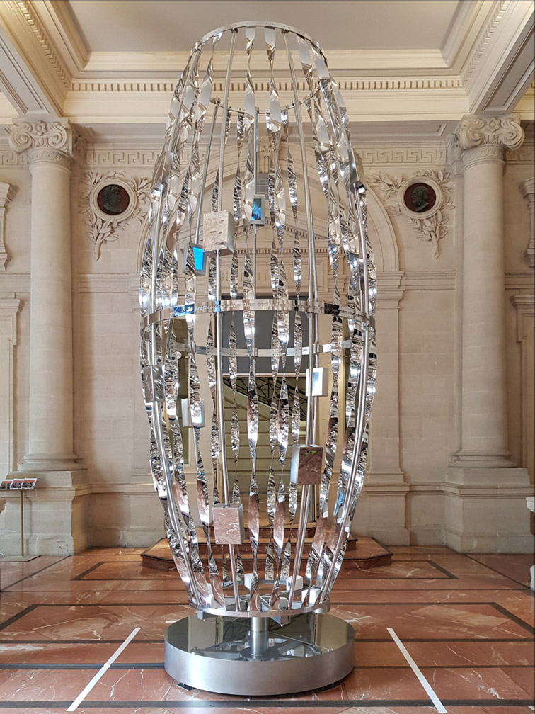 Candelabro. Videoskulptur von Werner Klotz