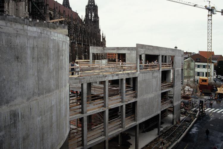 Der Ostflügel des Stadthauses im Rohbau. 